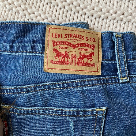 LEVI DENIM SHORTS - Picture 4 of 4